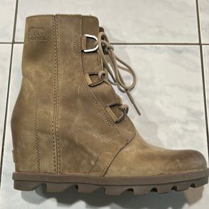 Women’s Sorel wedge boot